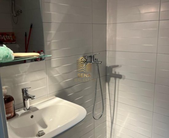 Tirane, jepet me qera apartament 1+1 Kati 3, 38 m² 300 € (Rruga Kongresi Manastirit)