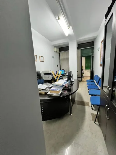 Tirane, shitet ambjent biznesi Kati 1, 25 m² 52.000 € (ISH EKSPOZITA)