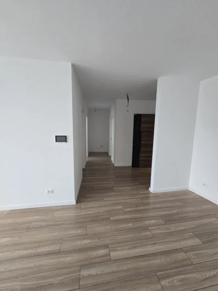 Tirane, jepet me qera apartament 2+1 Kati 1, 92 m² 1.200 € (Lake View)