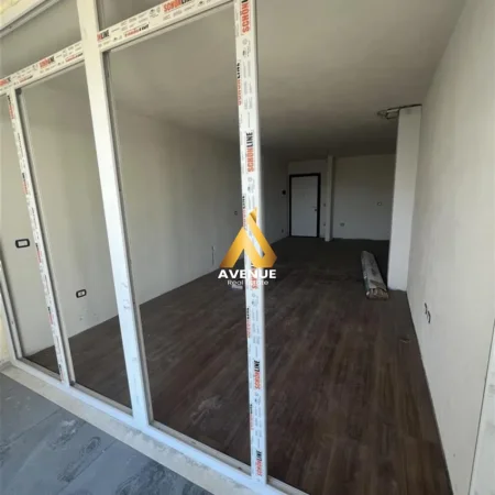 Tirane, shitet apartament 1+1+Ballkon Kati 3, 81 m² 135.000 € (garden turdiu)