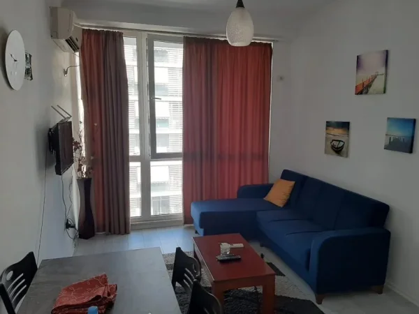 Tirane, jepet me qera apartament 1+1 Kati 6, 60 m² 650 € (Komuna e Parisit)