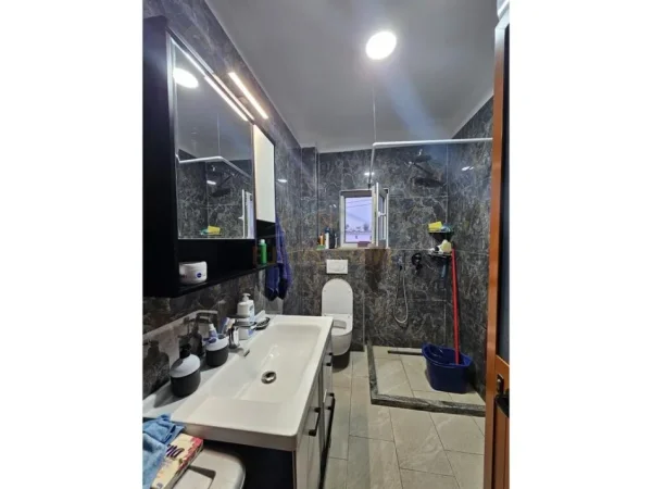 Durres, shitet apartament 2+1+Ballkon , 75 m² 88.000 € (durres valapark)