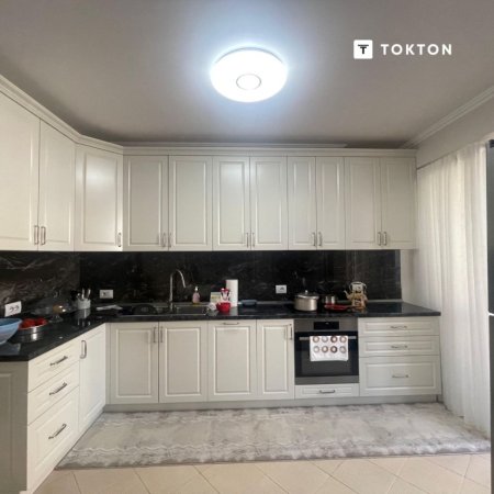 Tirane, jepet me qera apartament 2+1 Kati 4, 113 m² 1.000 € (Rruga Isa Boletini, Qendër, Tiranë, TT 1941)