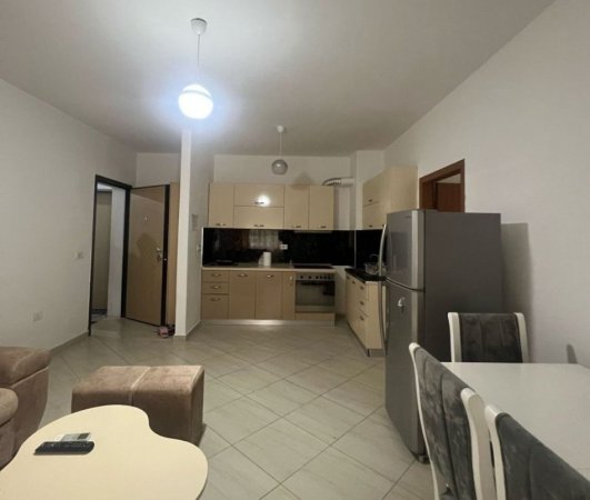 Tirane, jepet me qera apartament 2+1+Ballkon Kati 2, 100 m² 450 € (Rruga e Teleferikut,Fresku,Tirana)