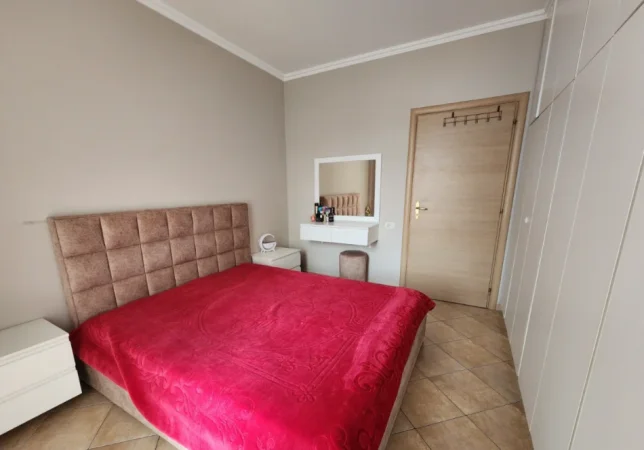 Tirane, shitet apartament 1+1+Aneks+Ballkon Kati 3, 75 m² 92.700 € (shkoze)