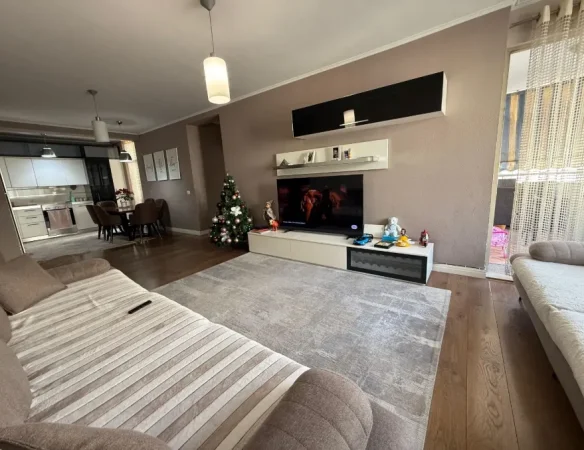 Tirane, shitet apartament 3+1 Kati 6, 150 m² 310.000 € (Komuna e Parisit)