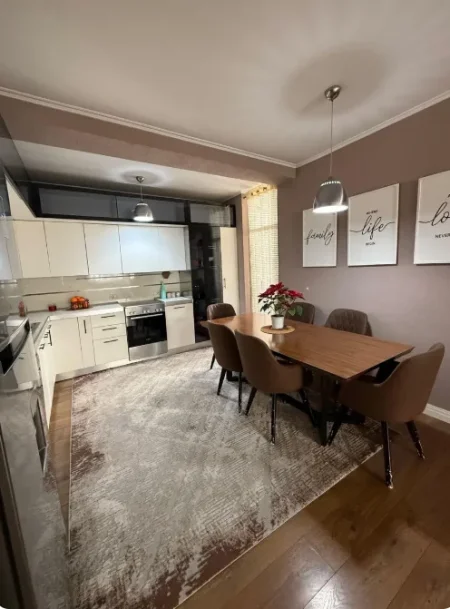 Tirane, shitet apartament 3+1 Kati 6, 150 m² 310.000 € (Komuna e Parisit)
