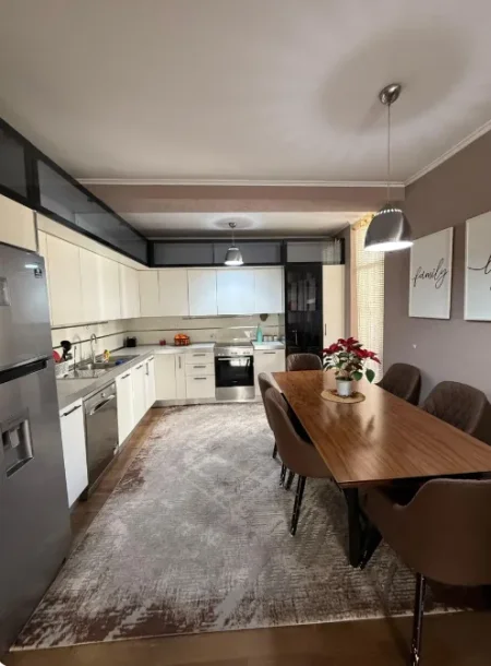 Tirane, shitet apartament 3+1 Kati 6, 150 m² 310.000 € (Komuna e Parisit)