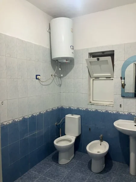 Tirane, jepet me qera apartament 1+1 Kati 1, 350 m² 350 € (Jepet me Qera Ap 1+1 ne Don Bosko Rruga Miftar Gerbolli Don Bosko)