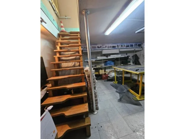 Durres, jepet me qera ambjent biznesi Kati 0, 43 m² 450 € (pallati i sportit)