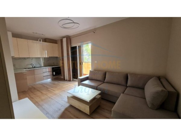 Tirane, shitet apartament 2+1 Kati 1, 58 m² 160.000 € (Komuna e Parisit)
