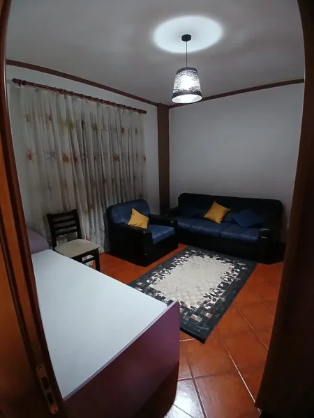 Tirane, jepet me qera apartament 3+1 Kati 6, 94 m² 450 € (JEPET ME QERA APARTAMENTI 3+1 TEK KRYQEZIMI I RRUGES SE DURRESIT)