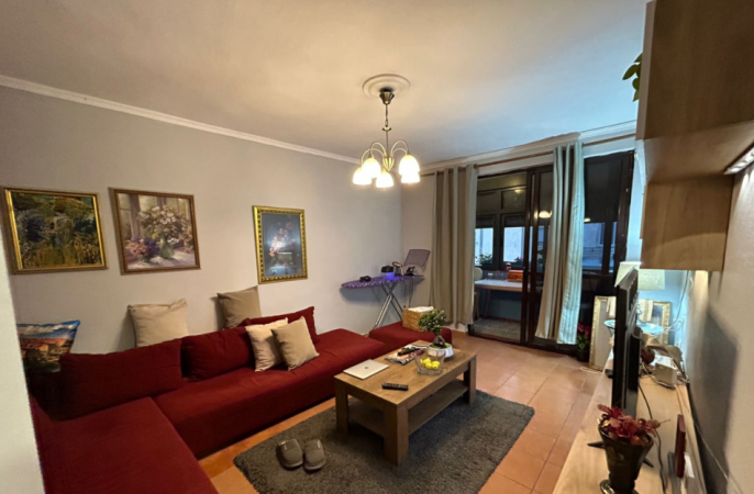 Tirane, jepet me qera apartament 1+1+Aneks Kati 5, 60 m² 500 € (stacioni i trenit)