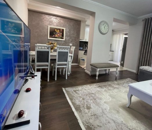 Tirane, jepet me qera apartament 2+1 Kati 4, 113 m² 1.000 € (Qendër, Tiranë.)