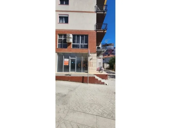 Tirane, shitet ambjent biznesi Kati 0, 131 m² 203.825 € (prane teleferikut)