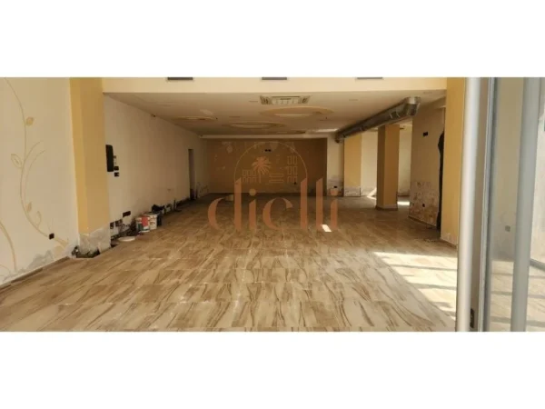 Tirane, shitet ambjent biznesi Kati 0, 131 m² 203.825 € (prane teleferikut)