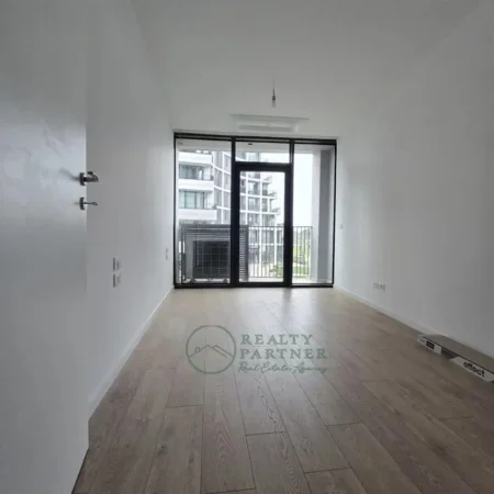 Tirane, jepet me qera ambjent biznesi Kati 1, 93 m² 1.200 € (Lake View Residence)
