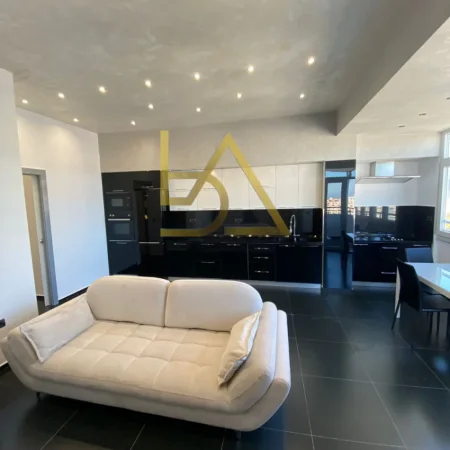 Durres, shitet apartament 2+1+Ballkon Kati 11, 119 m² (rruga portit)