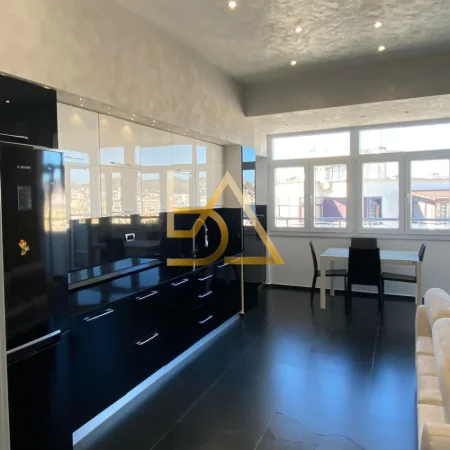 Durres, shitet apartament 2+1+Ballkon Kati 11, 119 m² (rruga portit)