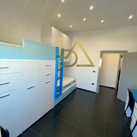 Durres, shitet apartament 2+1+Ballkon Kati 11, 119 m² (rruga portit)