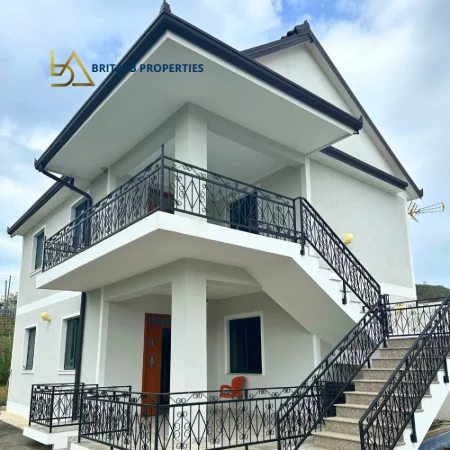 Tirane, shitet Vile 4+1+Aneks Kati 2, 170.000 € (Vile)