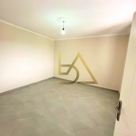 Tirane, shitet Vile 4+1+Aneks Kati 2, 170.000 € (Vile)