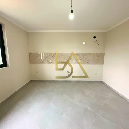 Tirane, shitet Vile 4+1+Aneks Kati 2, 170.000 € (Vile)