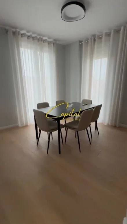 Tirane, jepet me qera apartament 2+1 Kati 7, 120 m² 1.000 € (ALI DEMI)