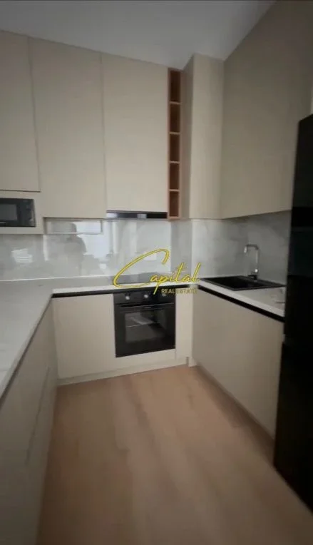 Tirane, jepet me qera apartament 2+1 Kati 7, 120 m² 1.000 € (ALI DEMI)