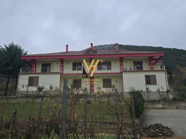 Pogradec, shitet Vile 2 Katshe Kati 0, 400 m² 260.000 € (POGRADEC)