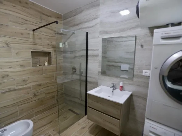 Qera, Dy Apartamente 1+1, Rruga Karl Gega, Tirane.