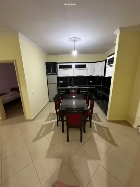 Tirane, jepet me qera apartament 2+1 Kati 2, 94 m² 450 € (yzberisht)