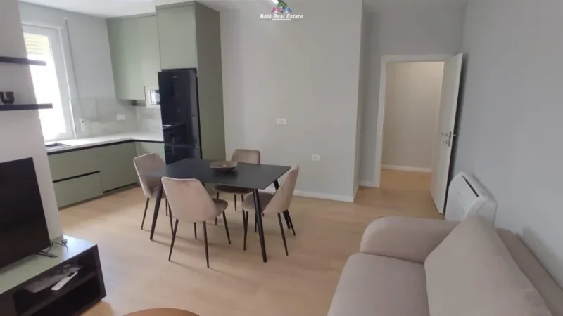 Shqiperi, jepet me qera apartament 1+1 Kati 6, 65 m² 600 € (Xhamia e Tabakeve .)