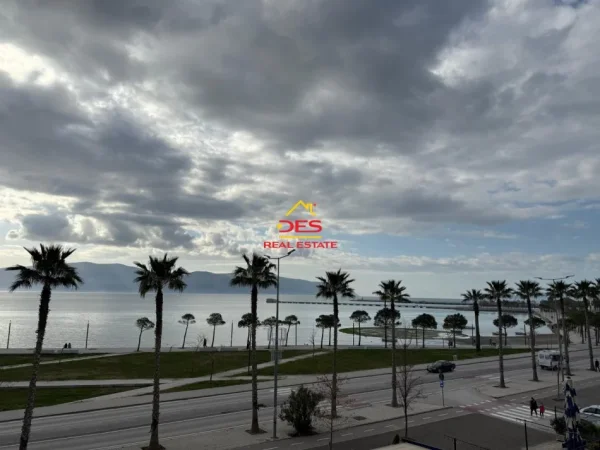 Vlore, shitet apartament 1+1+Ballkon Kati 2, 67 m² 210.000 € (Rruga Çamëria)