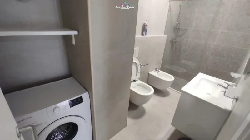 Tirane, jepet me qera apartament 1+1+Ballkon Kati 5, 60 m² 600 € (xhamia e tabakeve)