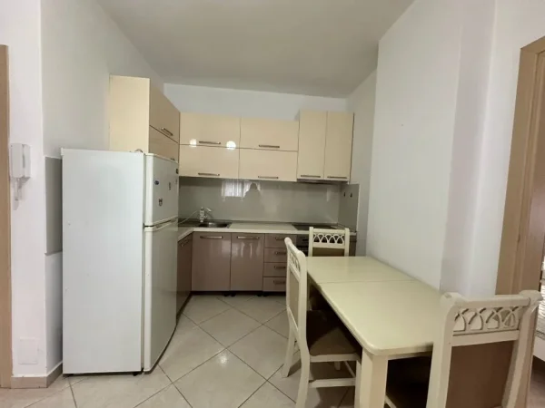 Tirane, jepet me qera apartament 2+1+Ballkon Kati 4, 98 m² 450 € (teodor keko)
