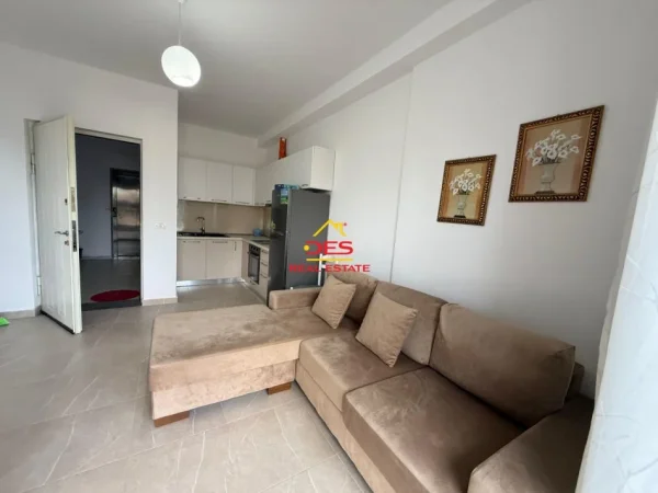 Vlore, shitet apartament 1+1+Ballkon Kati 2, 50 m² 160.000 € (Rruga Çamëria)