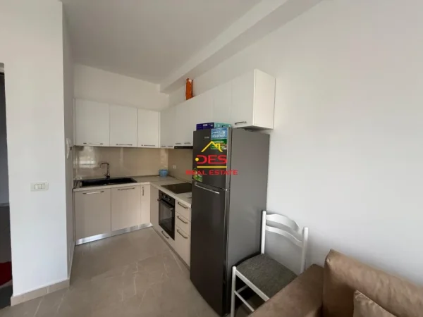 Vlore, shitet apartament 1+1+Ballkon Kati 2, 50 m² 160.000 € (Rruga Çamëria)