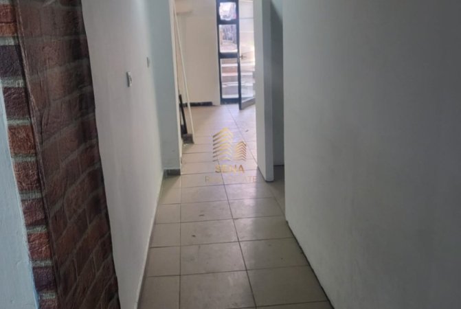 Tirane, jepet me qera ambjent biznesi Kati 0, 85 m² 450 € (Rruga Jusuf Vrioni)