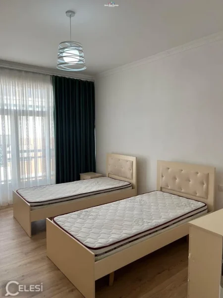 Tirane, jepet me qera apartament 1+1+Ballkon Kati 5, 80 m² 400 € (fresku)