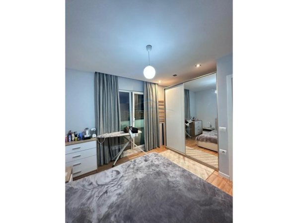 Tirane, shitet apartament+verande | Penthouse 2+1 Kati 9, 128 m² 140.000 € (Yzberisht)