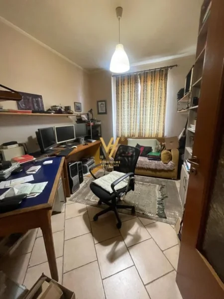 Tirane, shitet apartament 2+1+Ballkon Kati 8, 115 m² 265.000 € (RRUGA E KOSOVAREVE)