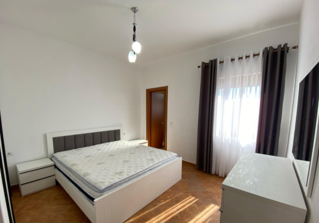 Tirane, jepet me qera apartament 2+1+Aneks Kati 2, 91 m² 600 € (shkoze)