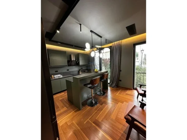 Tirane, shitet apartament 3+1 , 400 m² 1.050.000 € (Secret Garden)
