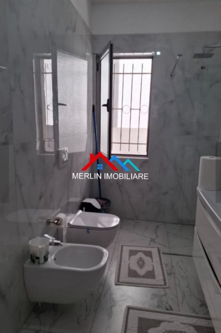 Tirane, shitet apartament 3+1 Kati 5, 134 m² 684.044.520 € (Rruga Loni Ligori)