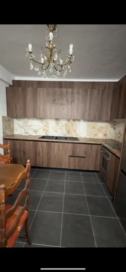 Tirane, jepet me qera apartament 2+1+Ballkon Kati 7, 90 m² (Bulevardi Kashar, Godina 2, shkalla 2.)