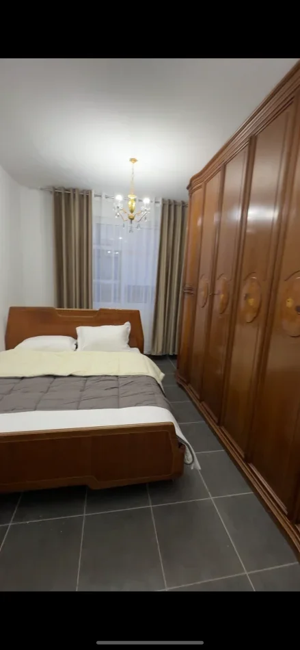 Tirane, jepet me qera apartament 2+1+Ballkon Kati 7, 90 m² (Bulevardi Kashar, Godina 2, shkalla 2.)