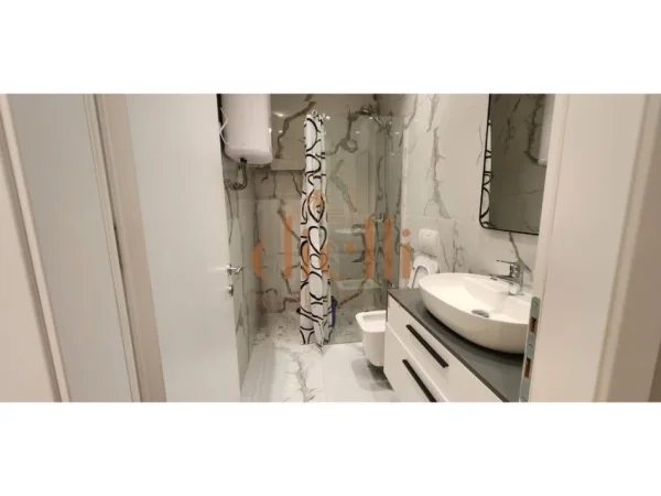 Tirane, shitet apartament 2+1 Kati 11, (lake view)