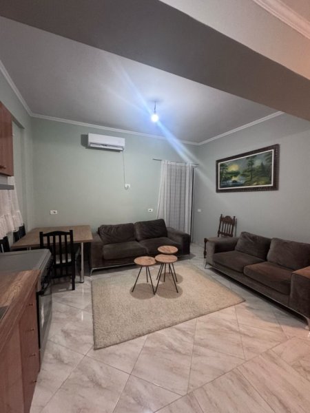 Tirane, jepet me qera apartament 2+1+Ballkon Kati 2, 85 m² 350 € (rruga Marie Kraja)