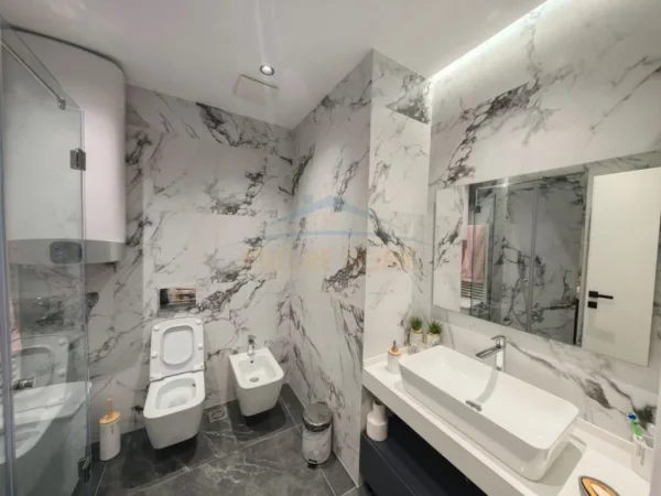 Durres, shitet apartament 3+1+Ballkon Kati 4, 125 m² 300.000 € (Golden Park, Tirane)